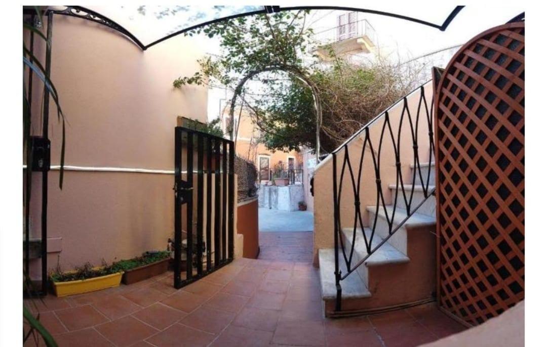 Locanda Genovese 20 Ла Мадалена Екстериор снимка